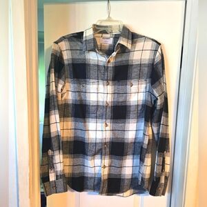 Old Navy Men's Navy and White Plaid Button Down Shirt